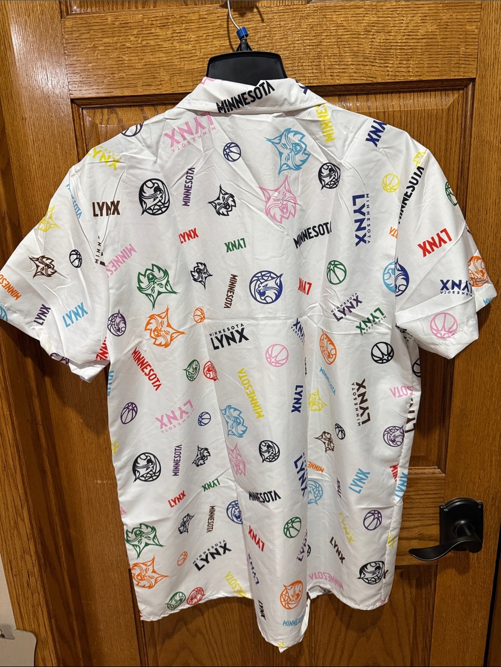 Lynx pride shirt.  New.  Taken out of bag for pictures only - Picture 2 of 4